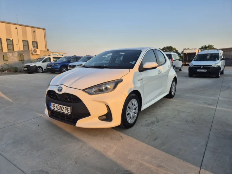 Toyota Yaris HYBRID-1,5-А/Т