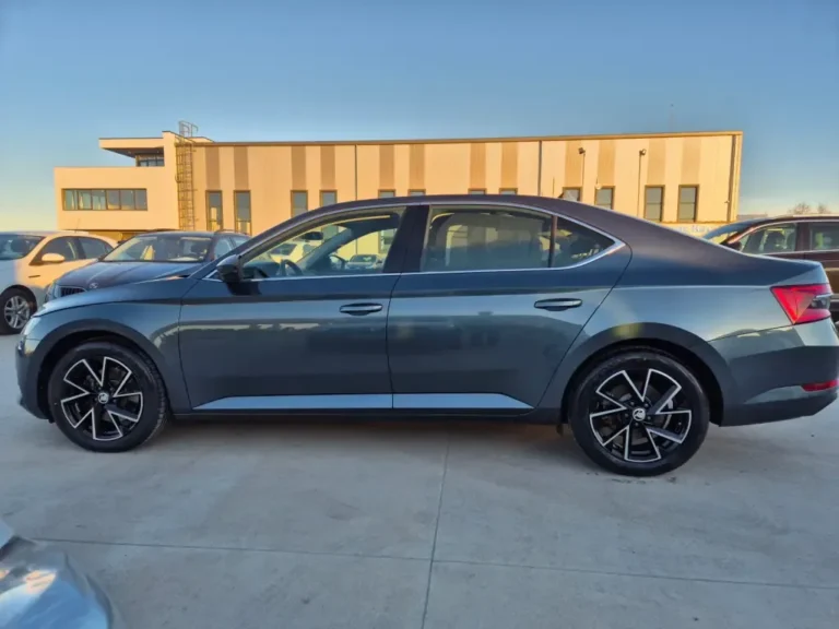 Skoda Superb 2.0-A/T