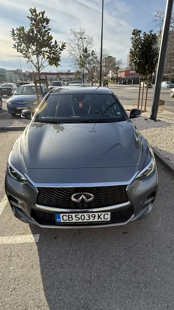 Infiniti Q30S