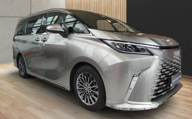 Lexus LM 7 места, LM350h Luxury AWD Pano