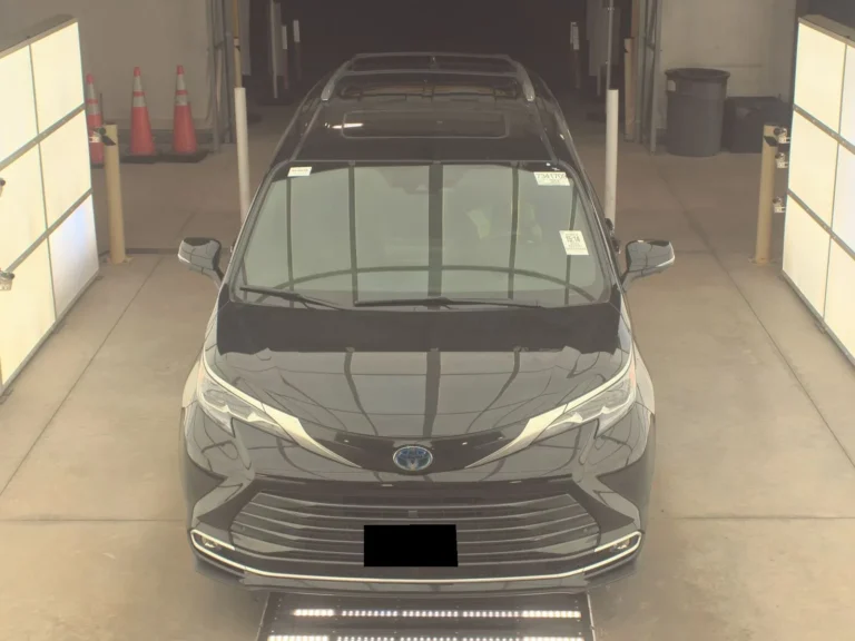 Toyota Sienna 7 места, AWD, Platinum