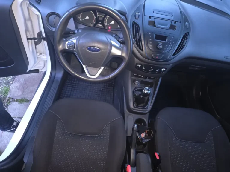 Форд Куриер