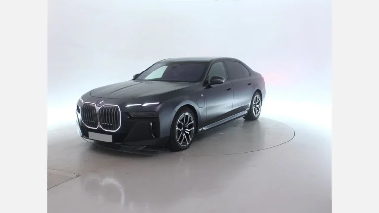 BMW 750e xDrive Sedan