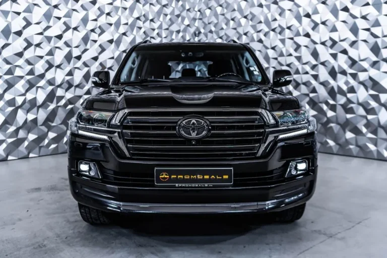 Toyota Land cruiser 200 V8*Монитори*360*7Seats*JBL