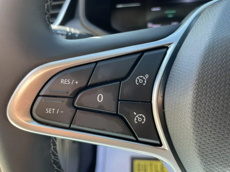 Renault Clio V Evolution +