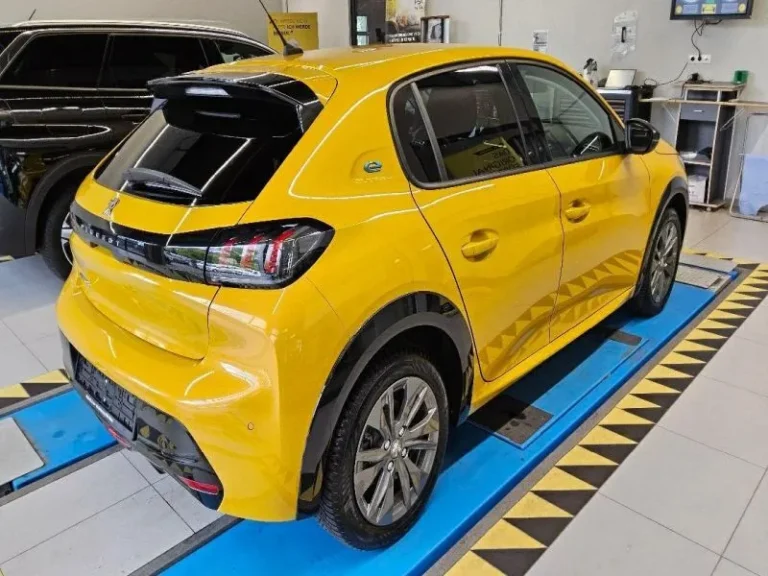 Peugeot e-208 Allure Pack