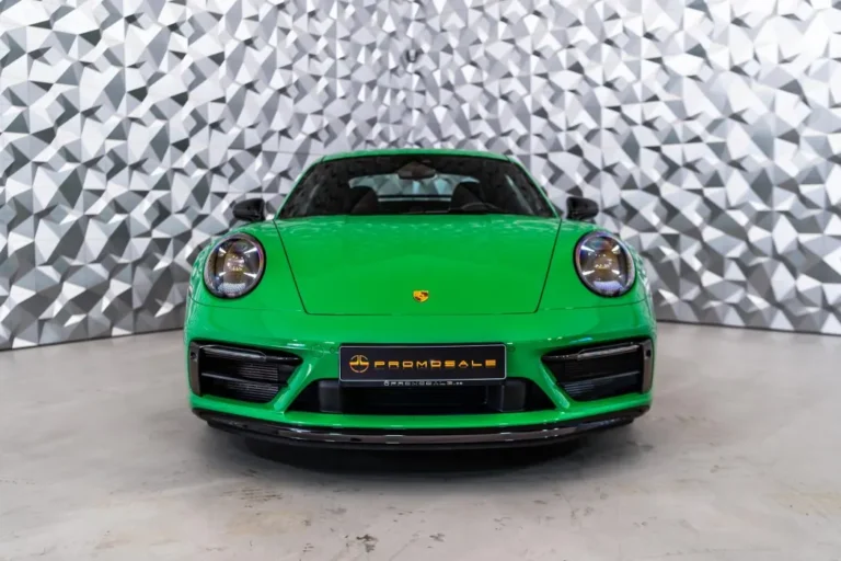 Porsche 911 GTS SportChrono*