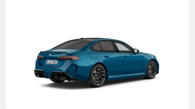 BMW M5 Sedan