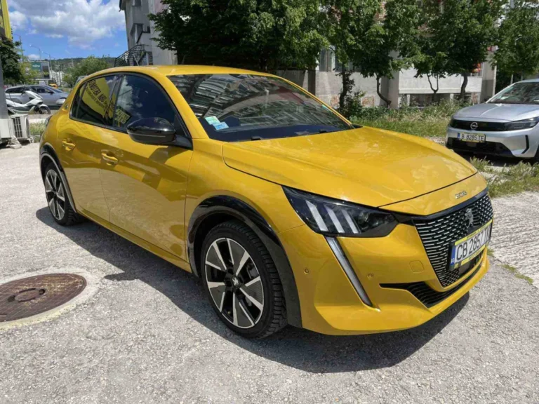 Peugeot E-208 GT