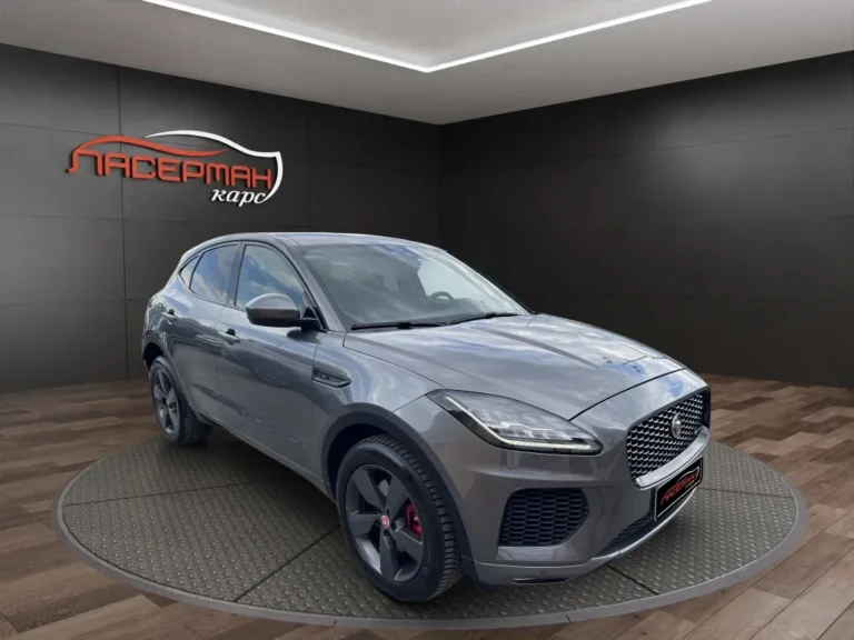Jaguar E-pace 2.0D I4 R-DYNAMIC AWD PANORAMIC