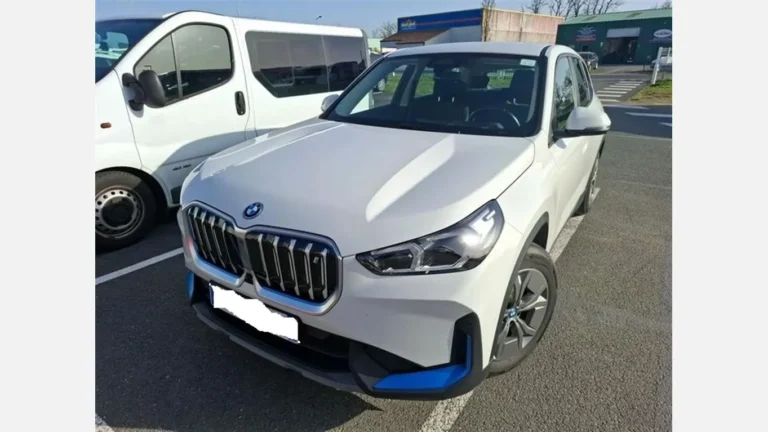 BMW iX1 xDrive30