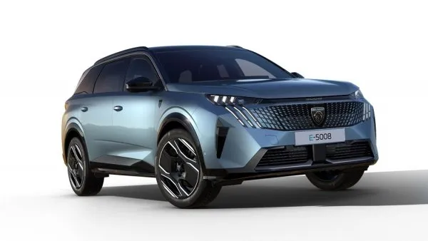 Peugeot E-5008