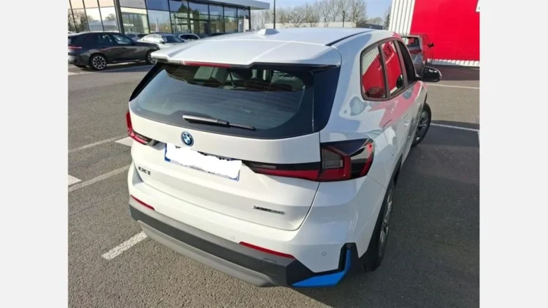 BMW iX1 xDrive30
