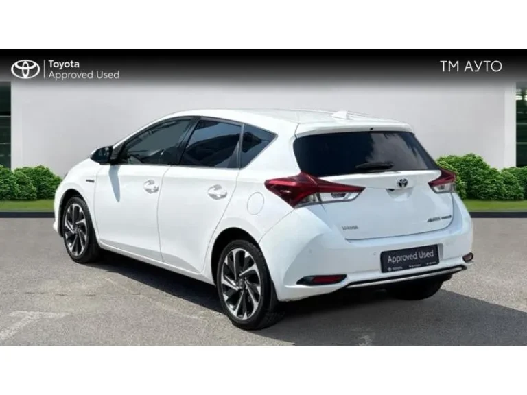 Toyota Auris HB 1.8HSD LUNA
