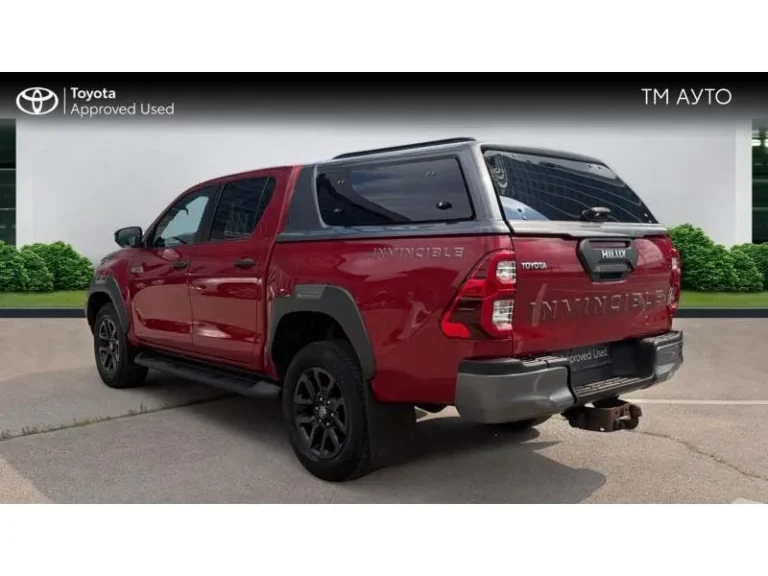 Toyota Hilux INVINCIBLE 2.8D 6AT
