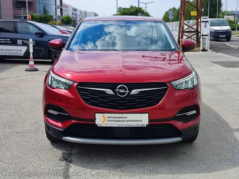 Opel Grandland X SUV 224к.с. Plug-In Hybrid