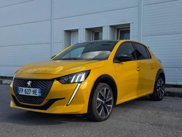 Peugeot 208