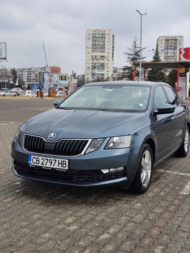 Škoda Octavia 1.0 TSI DSG-7 (Facelift) | 97 000 км | Поддържана САМО в Еуратек  | 2 комплекта гуми