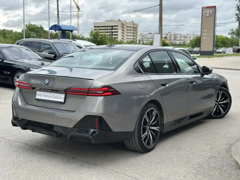 BMW 550е xDrive Sedan