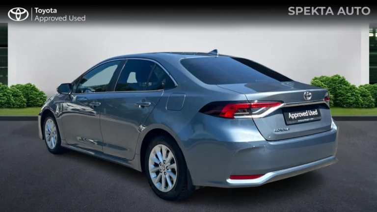 Toyota Corolla 1.5 А/Т