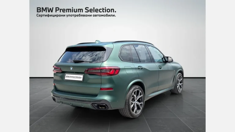 BMW X5 M50i
