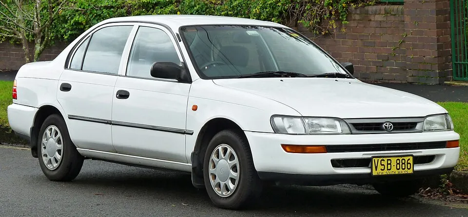 1996 1999 toyota corolla (ae101r) csi sedan (2011 06 15) 01