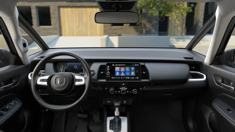 Honda Jazz Elegance e:HEV черна перла