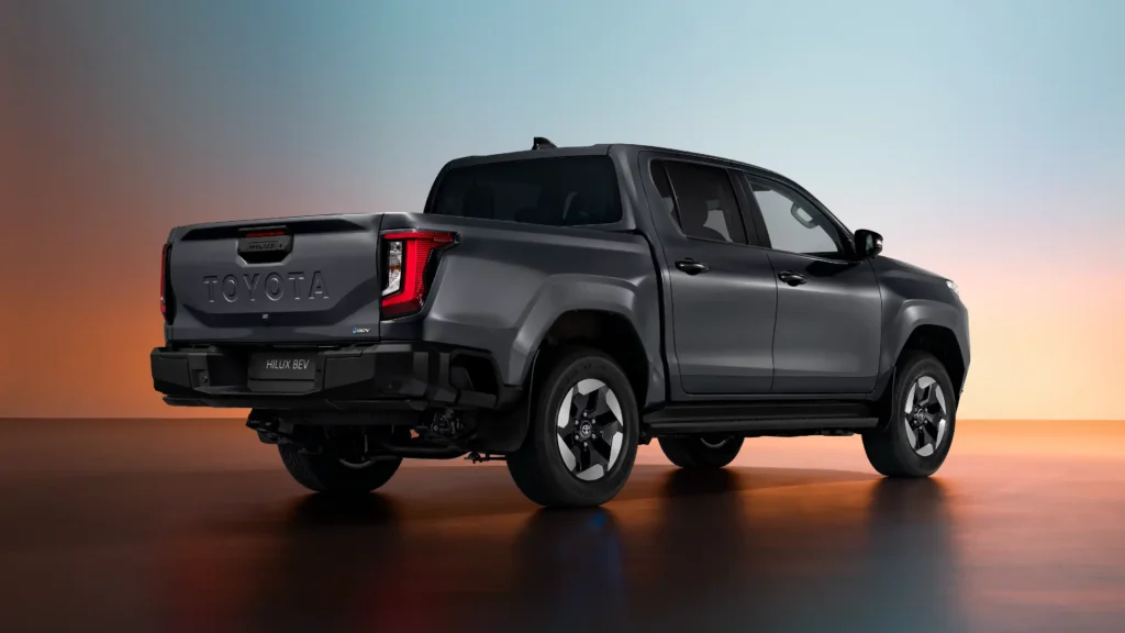 Toyota Hilux Bev 2025 Professional Pickup 02 1024x576 toyota hilux bev 2025 professional pickup 02 1024x576