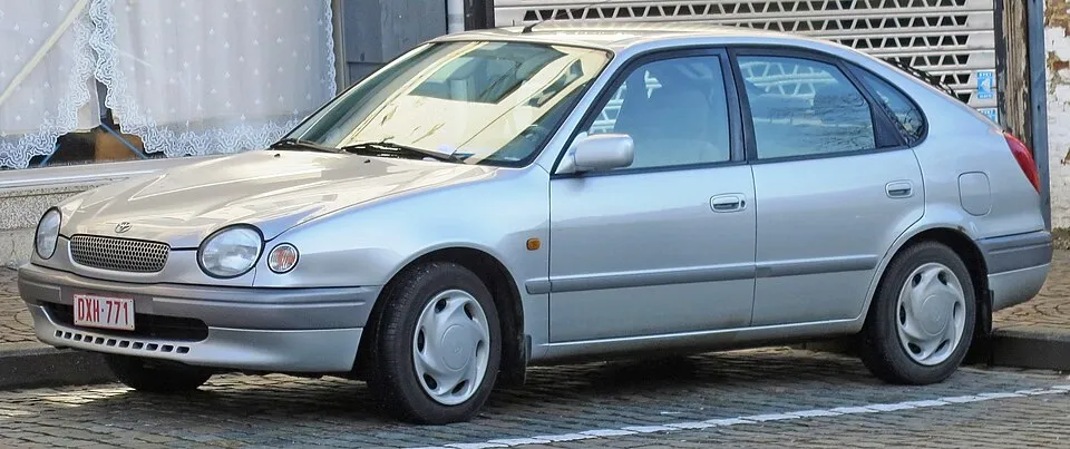 toyota corolla e110 liftback