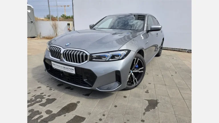 BMW 330e xDrive Sedan
