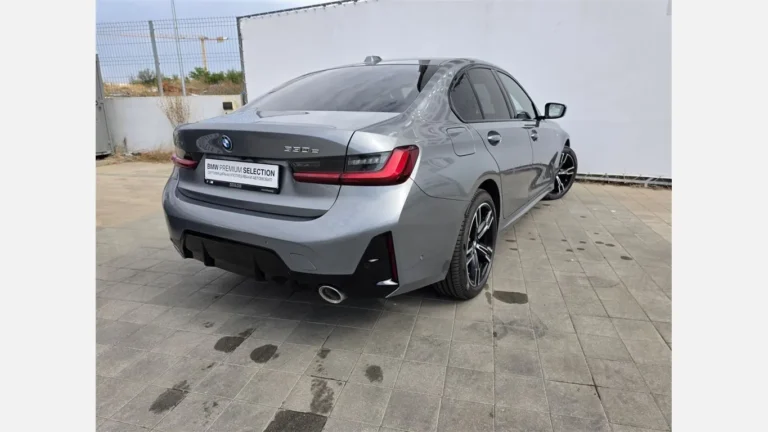 BMW 330e xDrive Sedan