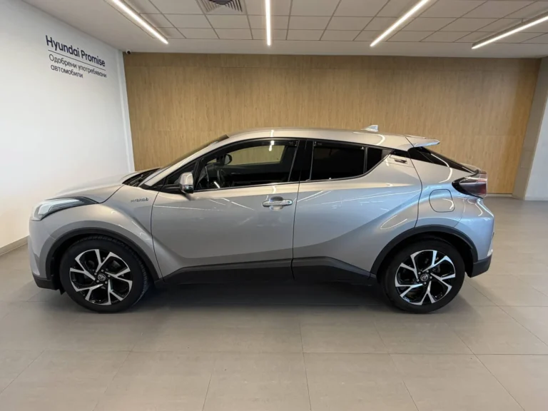 Toyota CH-R CLUB Hybrid
