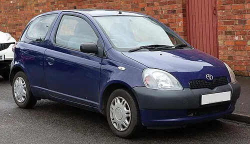 2000 toyota yaris gs 1.0 front