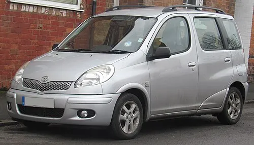 2005 toyota yaris verso t spirit 1.3 front
