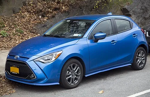 2020 toyota yaris xle hatchback in sapphire, front left