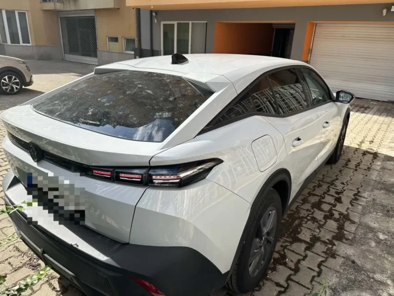 Peugeot 408