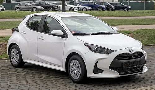 toyota yaris hybrid (xp210) 1x7a0353