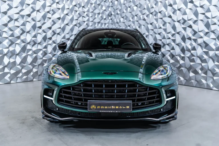 Aston Martin DBX 707