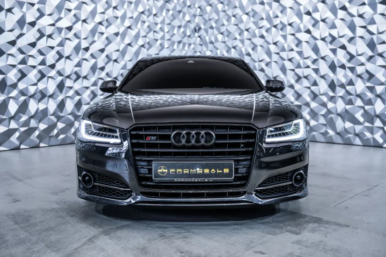 Audi S8 Plus