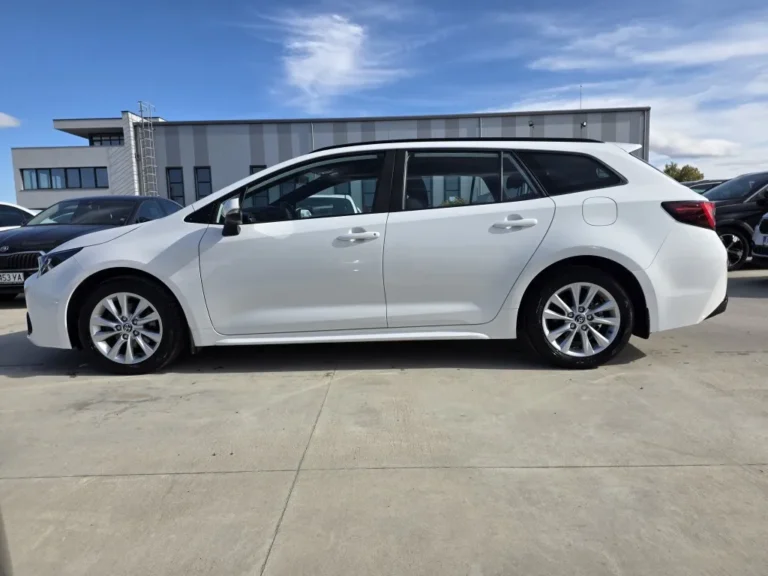 Toyota Corolla=НОВ= 1, 8 HYBRID A/T